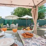 Aloha - Wonderful Private Terrace Apartmán *
